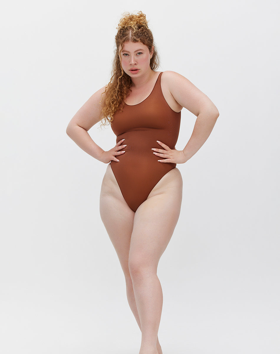 Ultra-thin seamless forming scoop neck bodysuit | Brown