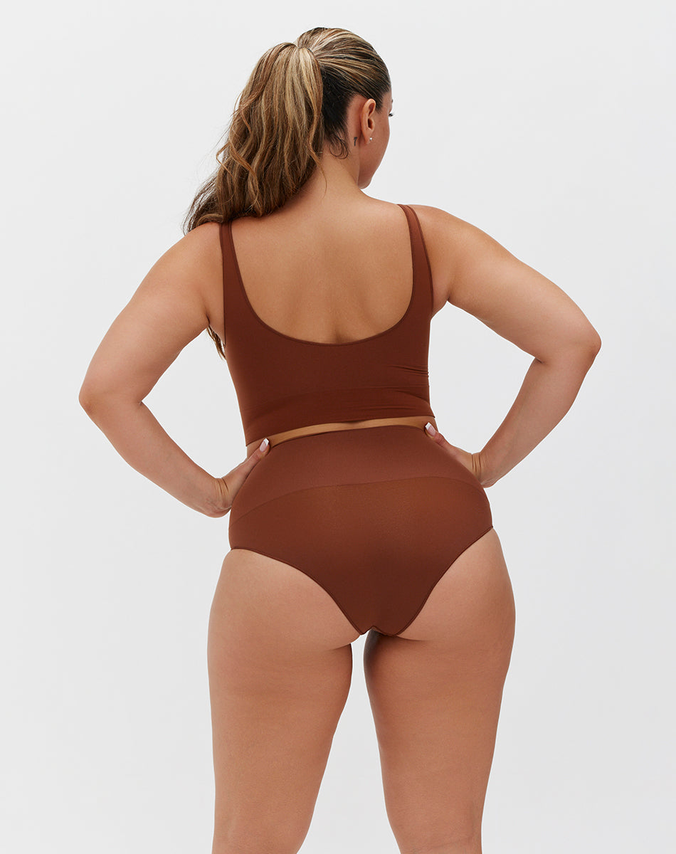 Seamless body smooth scoop neck top | Brown