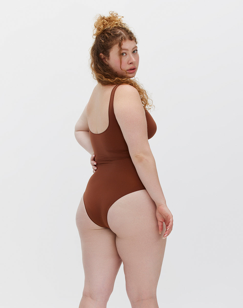 Ultra-thin seamless forming scoop neck bodysuit | Brown