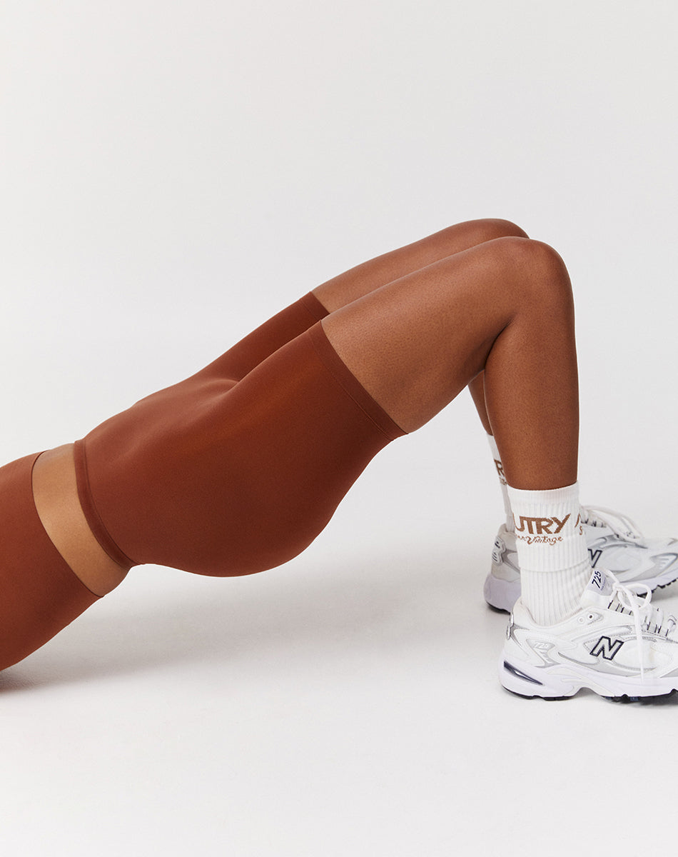 Body smooth seamless forming mid shorts | Brown