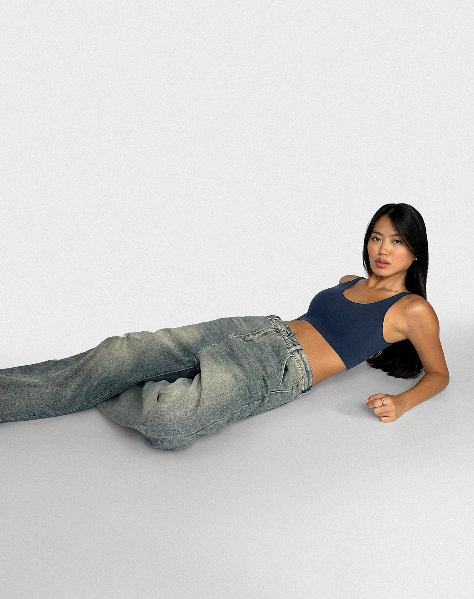 Seamless body smooth scoop neck top | Midnight